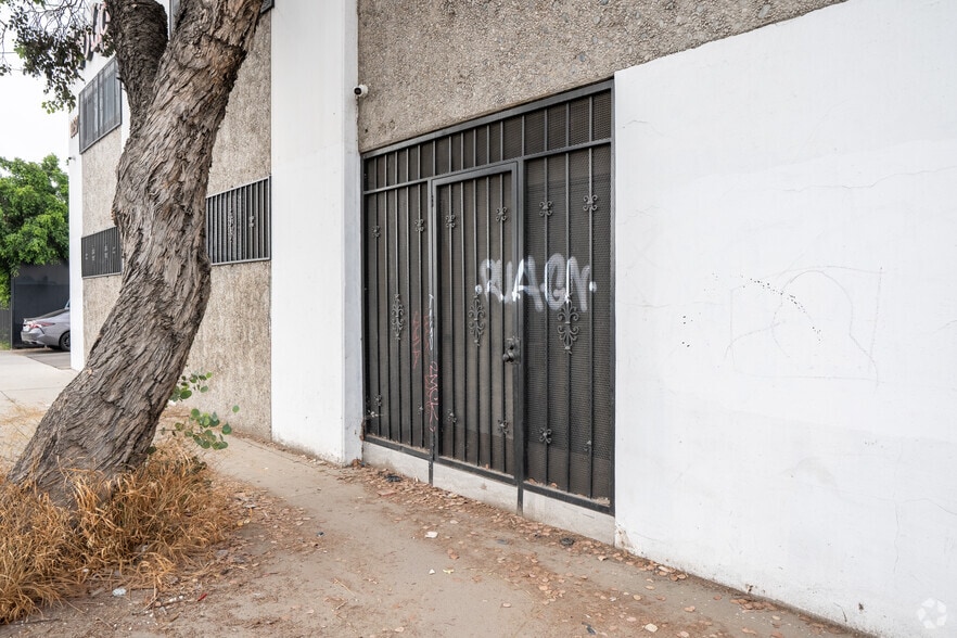 More Photos Of 9237 San Fernando Rd, Sun Valley Warehouse For Sale