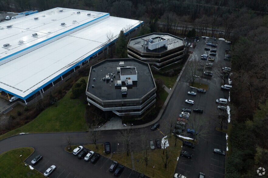 More Photos Of 245 Saw Mill River Rd, Hawthorne Medical For Sale