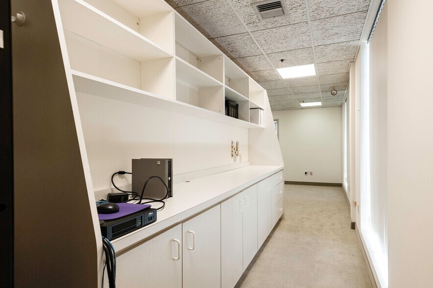 More Photos Of 333 North Ave, Wakefield Office For Lease
