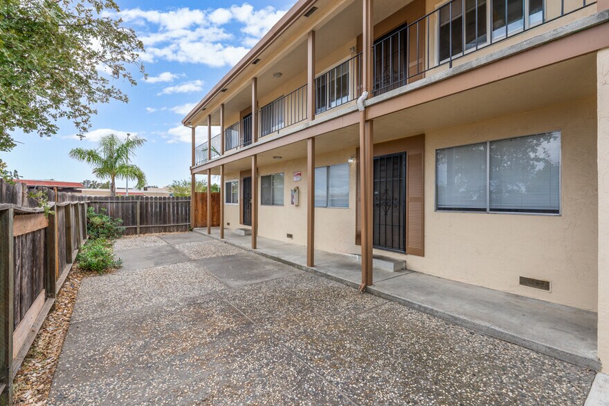 More Photos Of 3609 Fairview Dr, Antioch Apartments For Sale