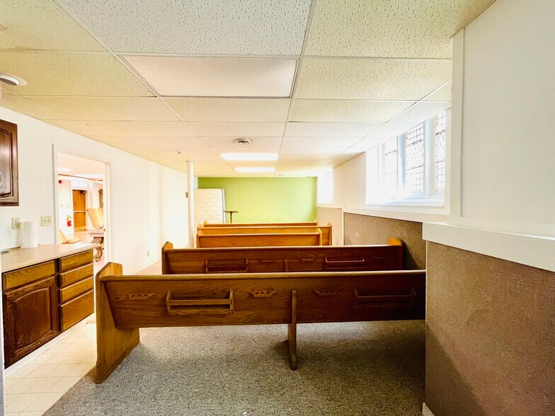More Photos Of 1601 NE Madison Ave, Peoria Religious Facility For Sale