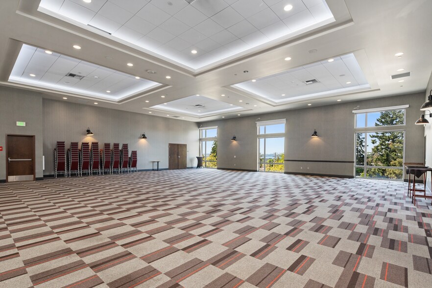 More Photos Of 22406 Pacific Highway South, Des Moines Hotel For Sale