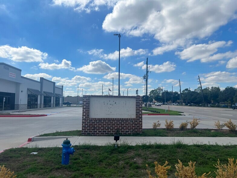 More Photos Of 15221 Spencer Rd, Houston General Retail For Lease
