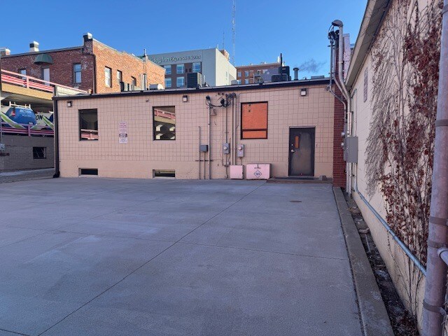 More Photos Of 125 S 9th St, Lincoln Medical For Lease