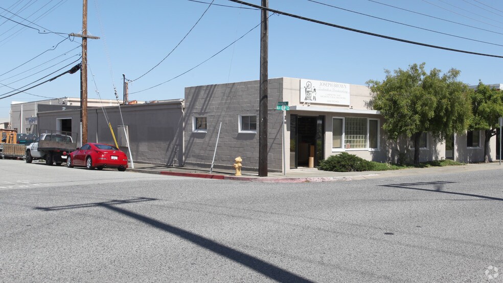 More Photos Of 1601-1607 Old County Rd, San Carlos Showroom For Lease