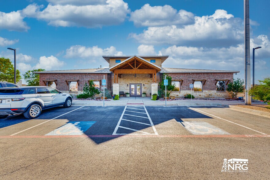 More Photos Of 6718 TX-349, Midland Office For Sale