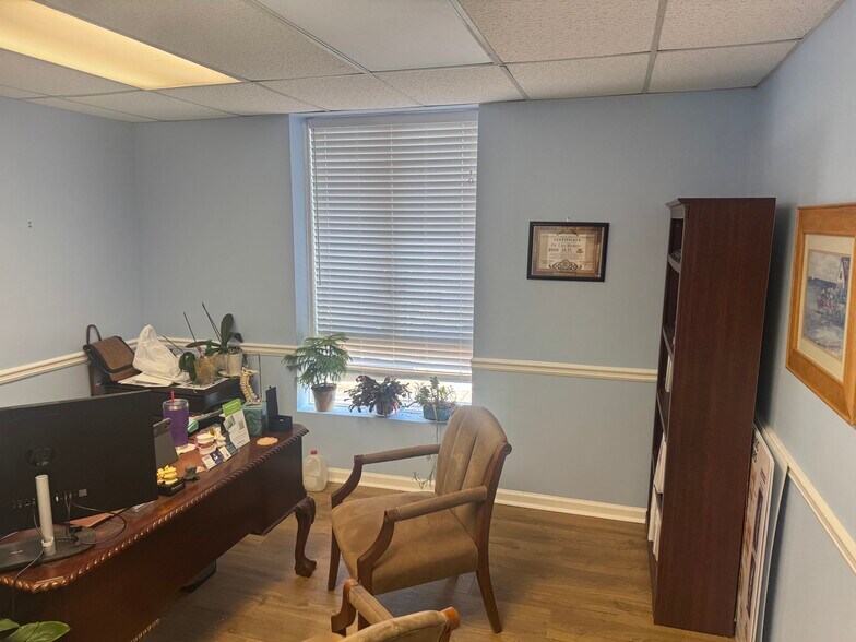More Photos Of 307 Green St NW, Gainesville Office For Lease