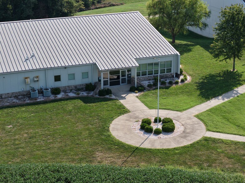 More Photos Of 810 Soldiers Way, Evansville Schools For Sale