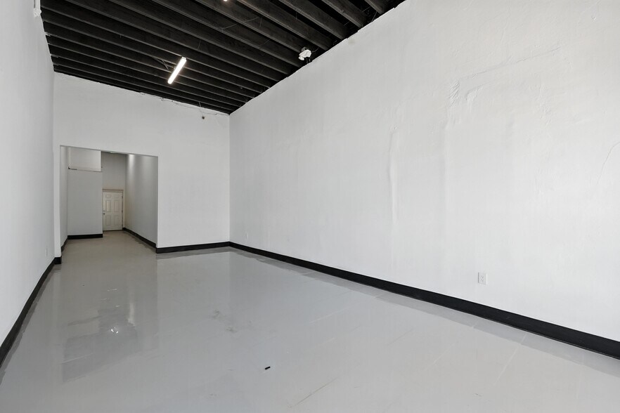 More Photos Of 5400 Western Ave, Los Angeles Storefront For Sale