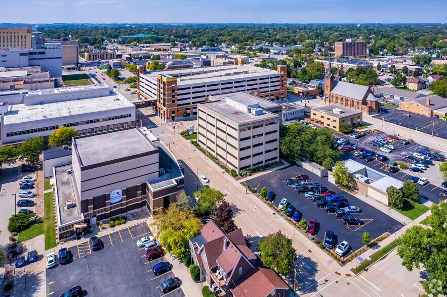 More Photos Of 200 E Washington St, Appleton Office For Lease