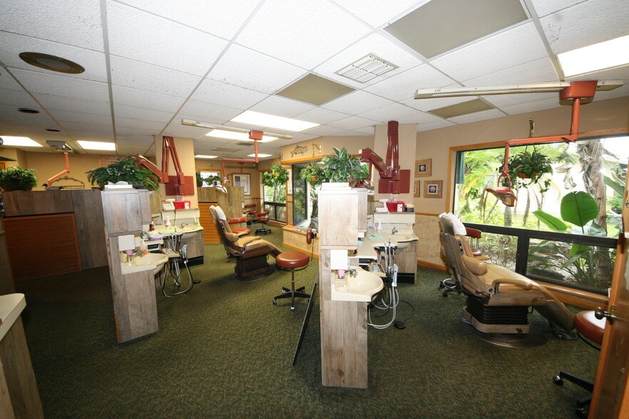 More Photos Of 6430 Madison St, New Port Richey Medical For Sale