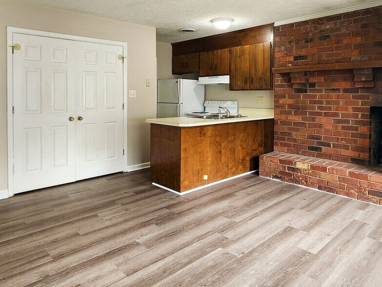 More Photos Of 137 Oak Hill Dr, Lynchburg Apartments For Sale