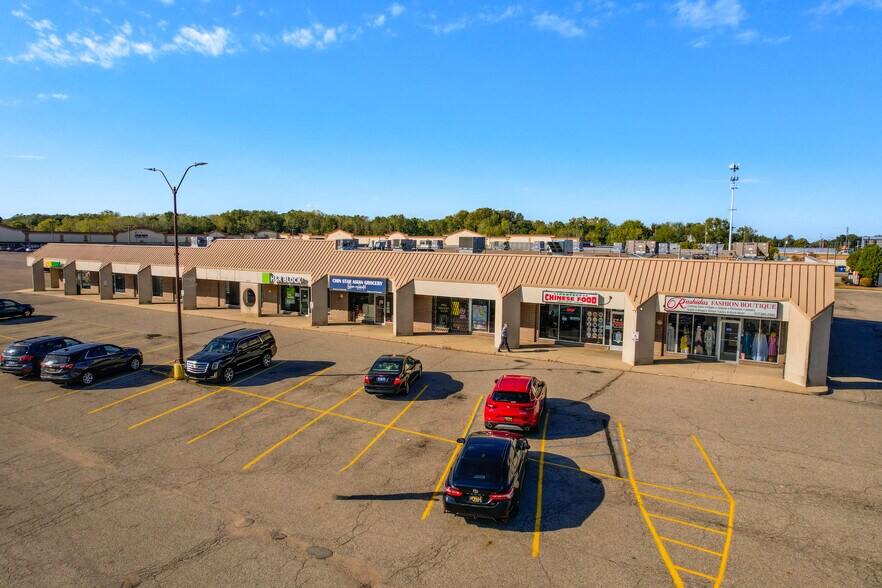 More Photos Of 3222 S Martin Luther King Jr Blvd, Lansing Unknown For Lease