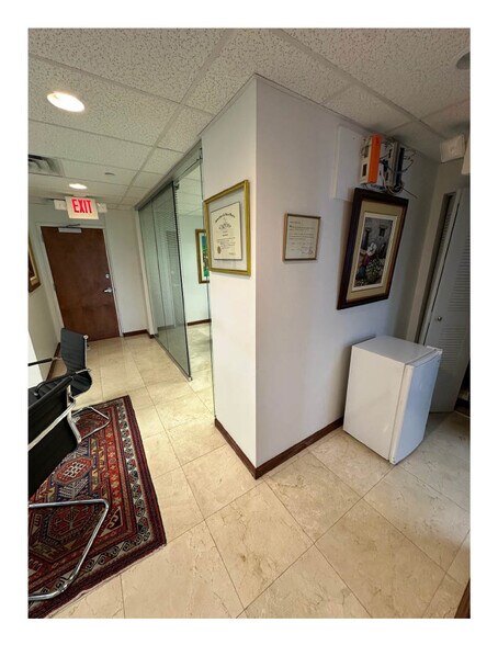 More Photos Of 4300 Biscayne Blvd, Miami Office Residential For Lease