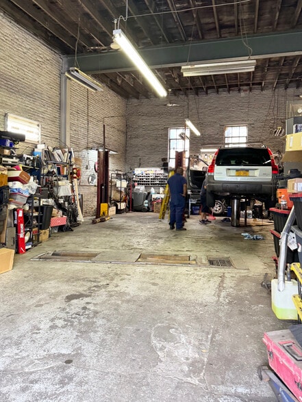 More Photos Of 825-29 Aramingo ave, Philadelphia Service For Sale