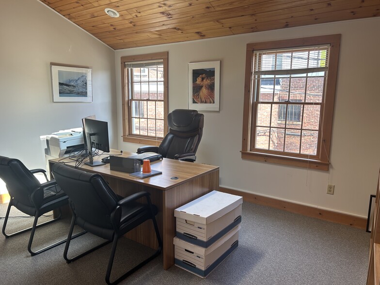 More Photos Of 7 Water St, Amesbury Loft Creative Space For Lease