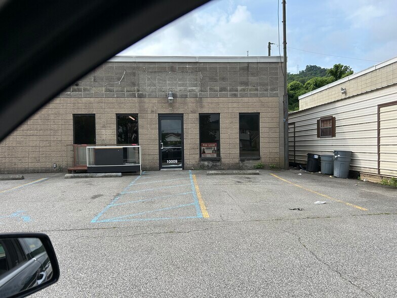 More Photos Of 10009-10011 Maccorkle Ave, Charleston Freestanding For Lease