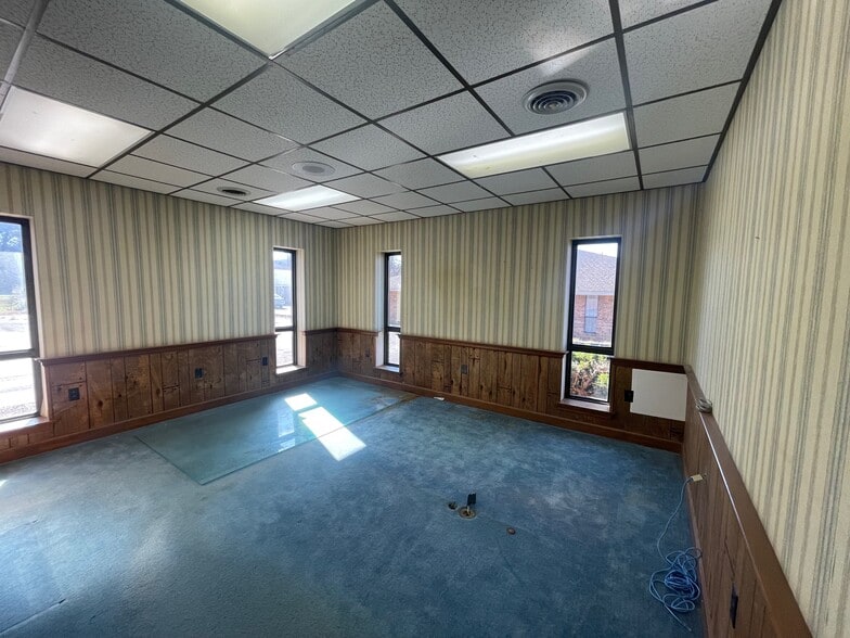 More Photos Of 240 Carriage House Dr, Jackson Office For Lease