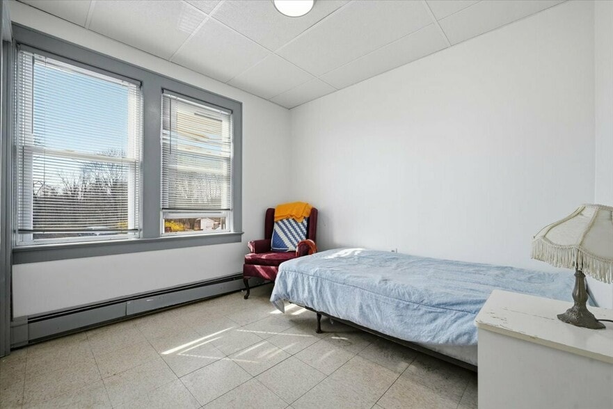 More Photos Of 306 W Main St, Pen Argyl Healthcare For Sale