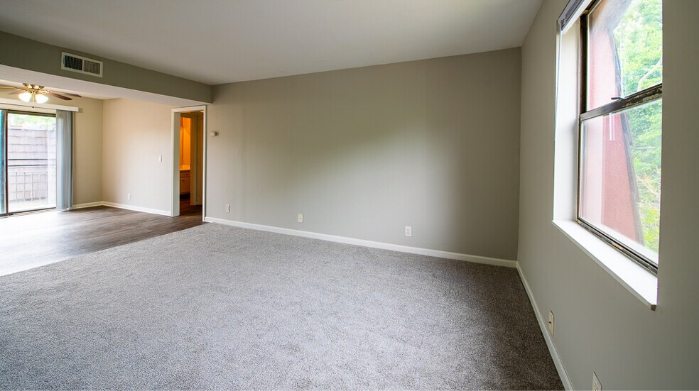 More Photos Of 126 Walton Ferry Rd, Hendersonville Apartments For Sale
