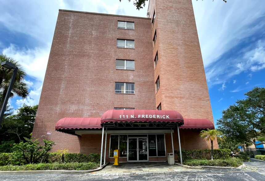 More Photos Of 111 N Frederick Ave, Daytona Beach Office Residential For Lease