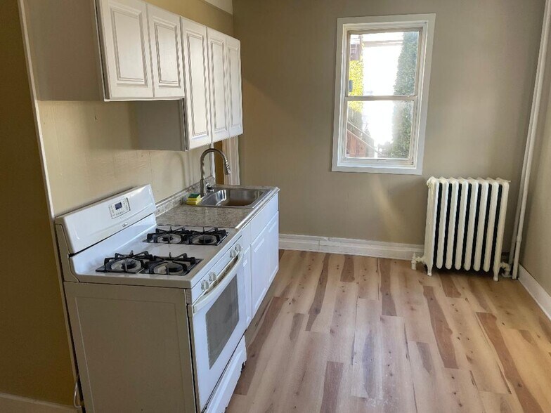 More Photos Of 73 Oak St, Binghamton Apartments For Sale