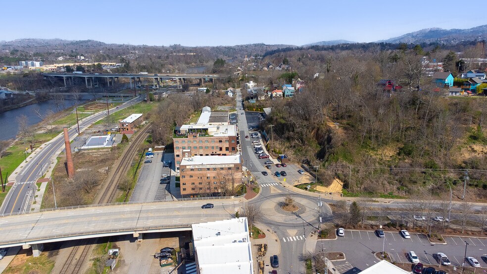 More Photos Of 109 Roberts St, Asheville General Retail For Sale