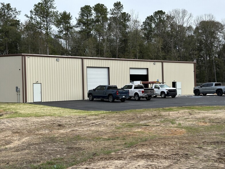 More Photos Of 39 Main St, Jackson Warehouse For Lease