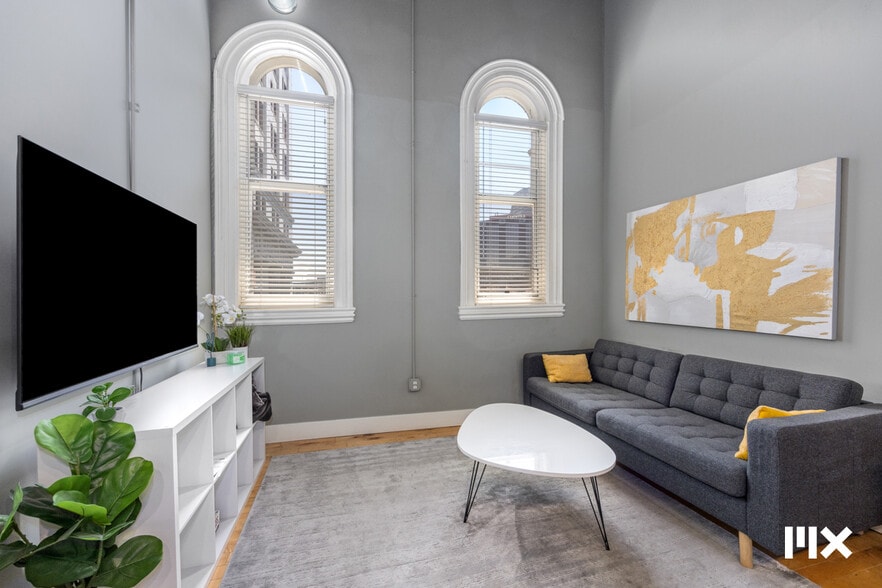 More Photos Of 139 Pearl St NW, Grand Rapids Multifamily For Sale