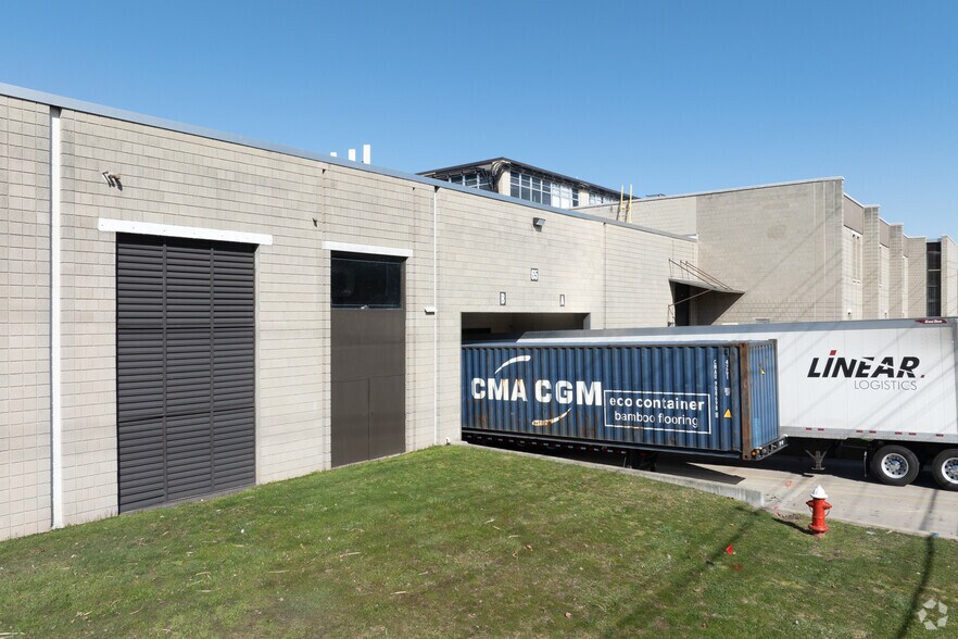 More Photos Of 65 Railroad Ave, Ridgefield Warehouse For Lease