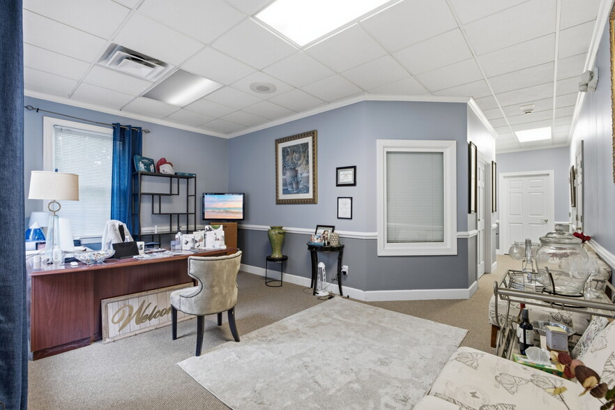 More Photos Of 2854 Johnson Ferry Rd, Marietta Office For Sale