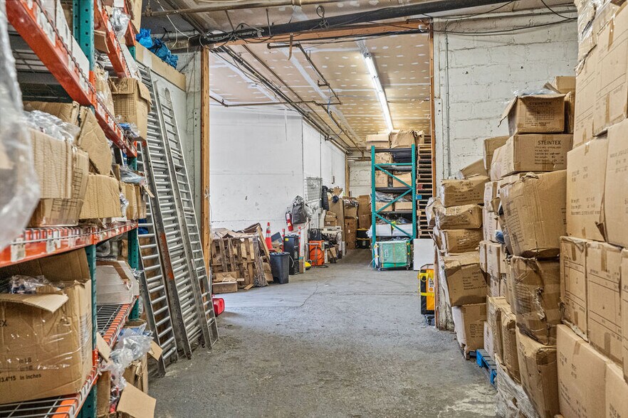 More Photos Of 15 N 15th St, Brooklyn Warehouse For Lease