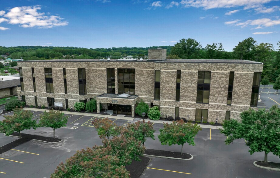 More Photos Of 250 Cross Keys Office Park, Fairport Unknown For Lease