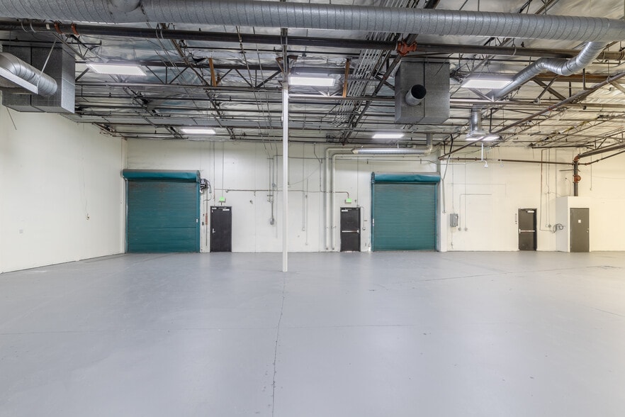 More Photos Of 10237-10239 Flanders Ct, San Diego Research And Development For Lease