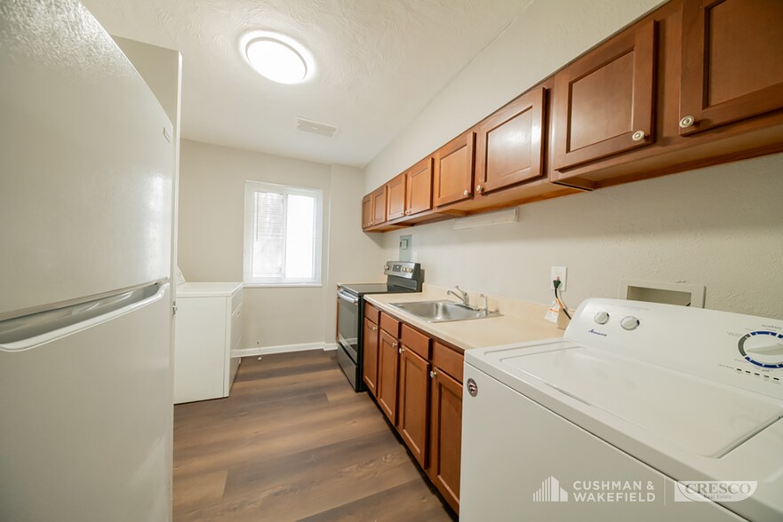 More Photos Of 20580 Lorain Rd, Fairview Park Apartments For Sale