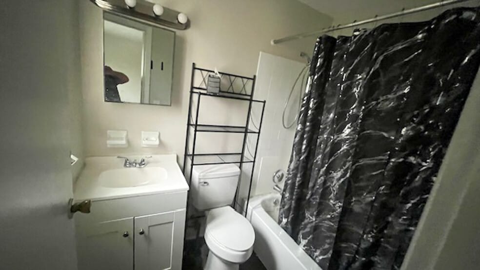 More Photos Of 2109 Harrison Ave, Cincinnati Apartments For Sale