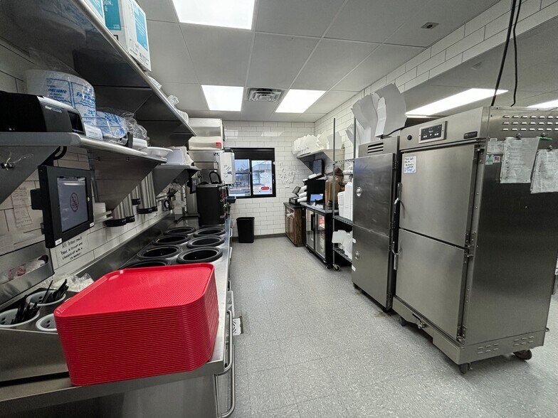 More Photos Of 418 Main St, Jenks Fast Food For Sale