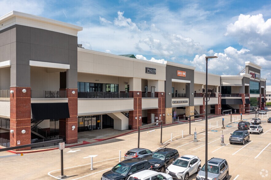 More Photos Of 3101 Cobb Pky, Atlanta Unknown For Lease