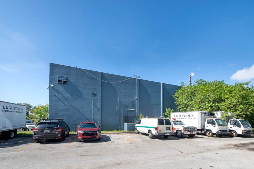 More Photos Of 6575 Nova Dr, Fort Lauderdale Warehouse For Sale