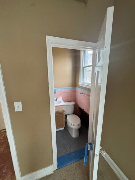More Photos Of 2449 Shirley Ave, Baltimore Flex For Sale