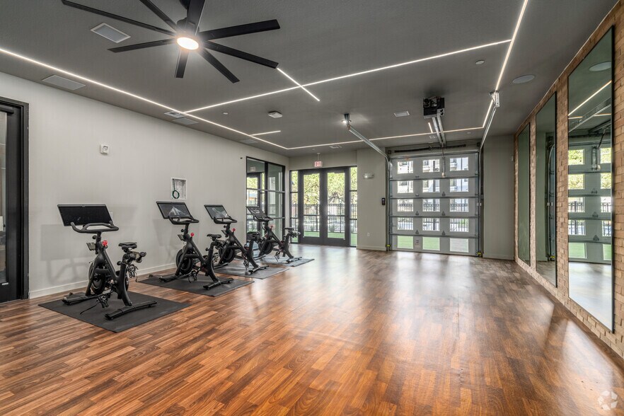 More Photos Of 13701 Lyndhurst St, Austin Apartments For Lease