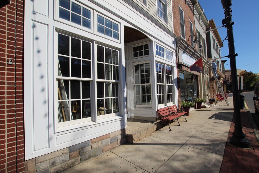 More Photos Of 513 Poplar St, Cambridge Storefront Retail Residential For Sale