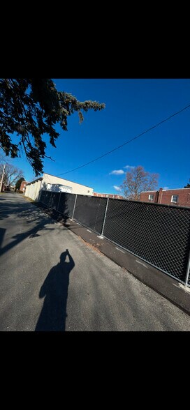 More Photos Of 932 High St, Lancaster Light Manufacturing For Lease