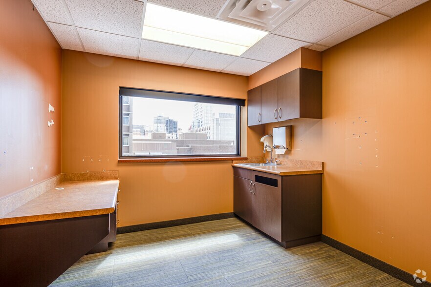 More Photos Of 17 Exchange St W, Saint Paul Medical For Sale