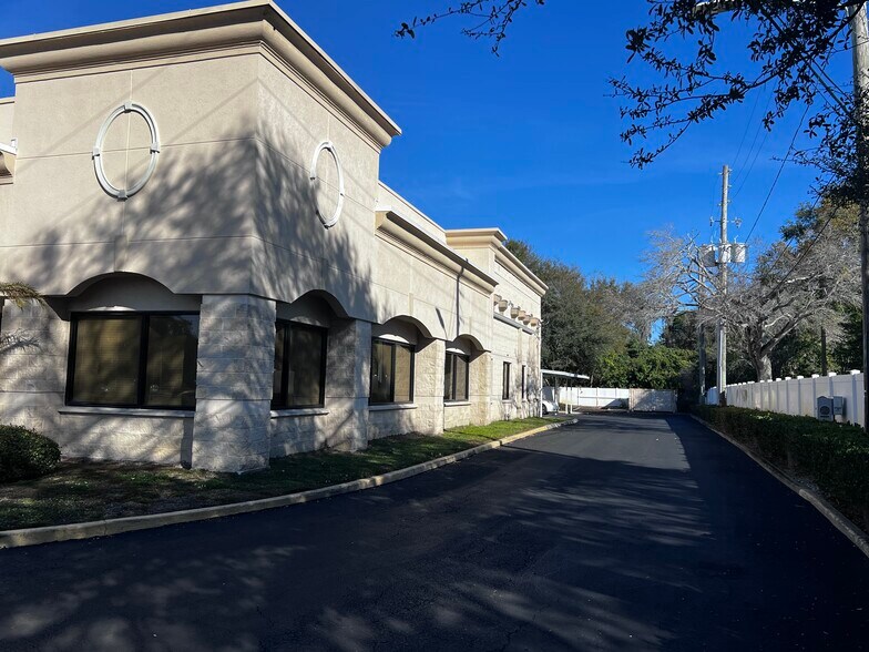 More Photos Of 2222-2226 State Road 580, Clearwater Freestanding For Lease