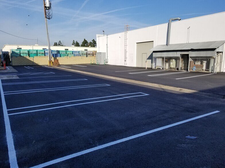 More Photos Of 1433-1435 S Vernon St, Anaheim Warehouse For Sale