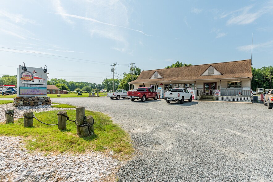 More Photos Of 16552 General Puller Hwy, Deltaville Specialty For Sale