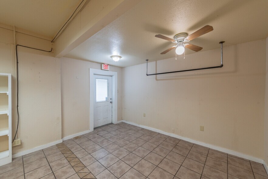 More Photos Of 1006 West Ave, San Antonio Freestanding For Sale