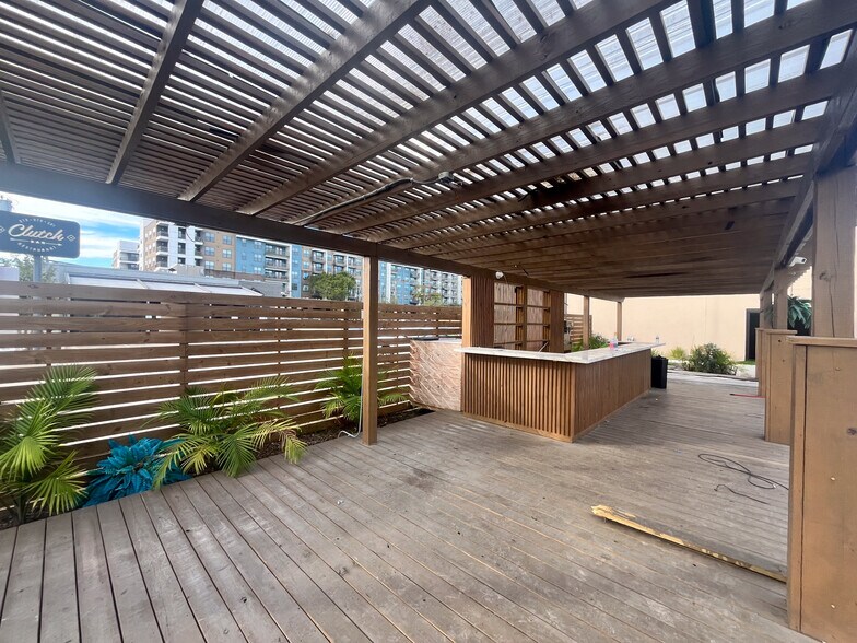 More Photos Of 5316 Washington Ave, Houston Bar For Lease