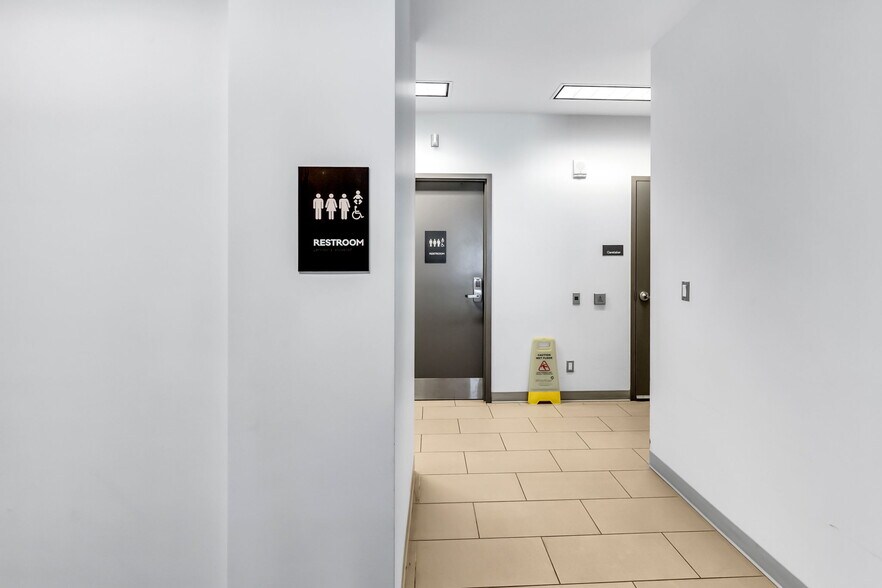 More Photos Of 1275 Finch Av W, Toronto Office For Sale